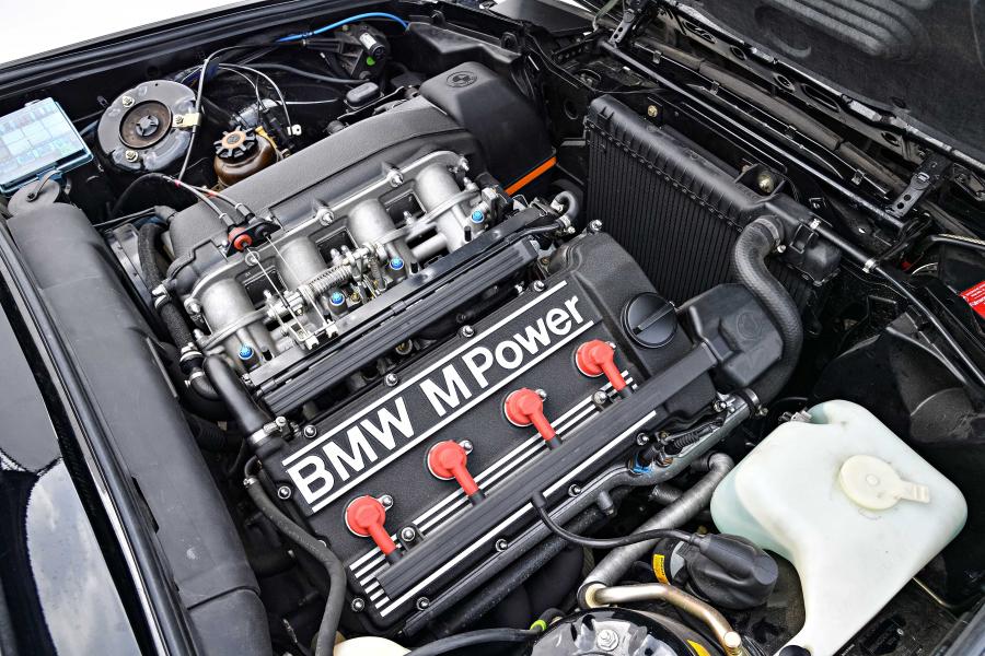 Моторный отсек BMW M3 Sport Evolution (E30) 1990 года  (фото 49 из 55)